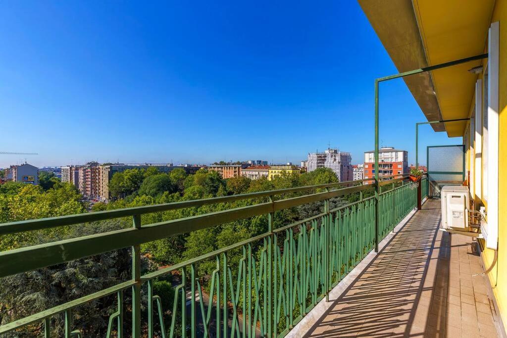 Sunny & Updated Flat With Panoramic City View 50M From M4 Stop Μιλάνο Εξωτερικό φωτογραφία