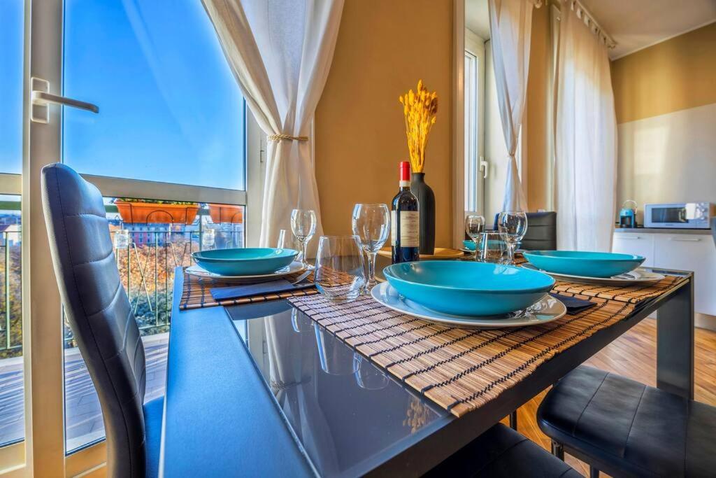 Sunny & Updated Flat With Panoramic City View 50M From M4 Stop Μιλάνο Εξωτερικό φωτογραφία