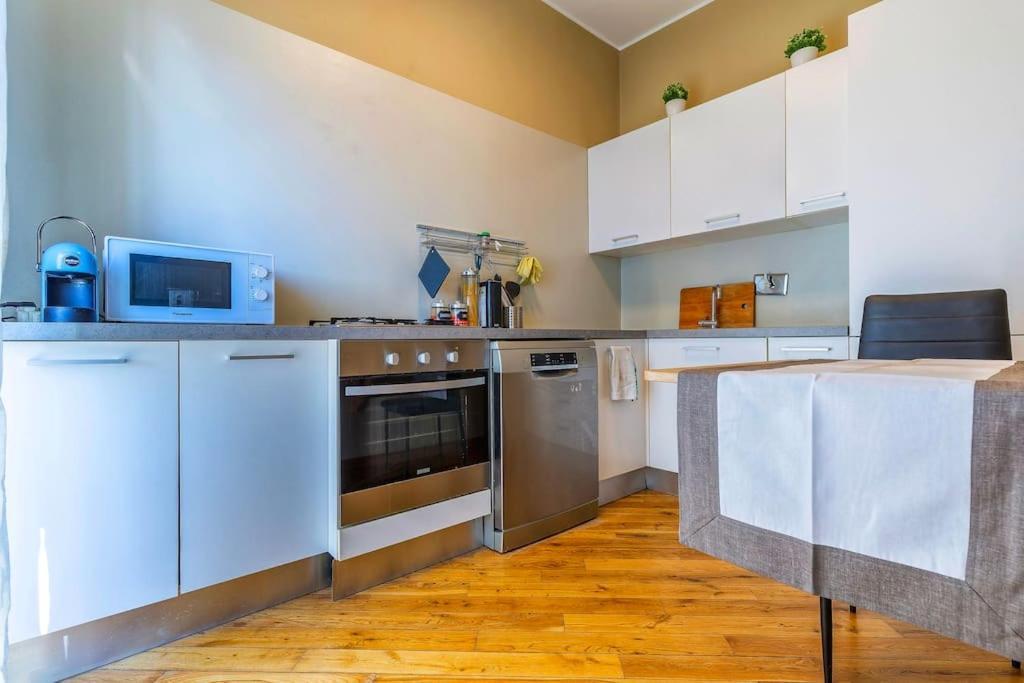 Sunny & Updated Flat With Panoramic City View 50M From M4 Stop Μιλάνο Εξωτερικό φωτογραφία