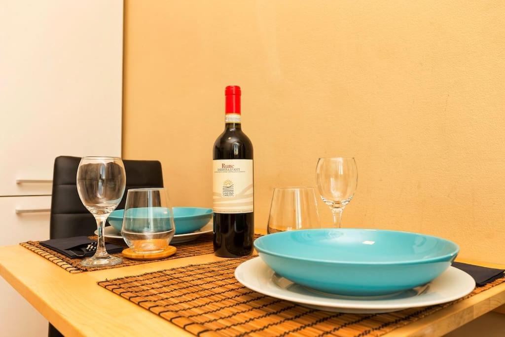 Sunny & Updated Flat With Panoramic City View 50M From M4 Stop Μιλάνο Εξωτερικό φωτογραφία