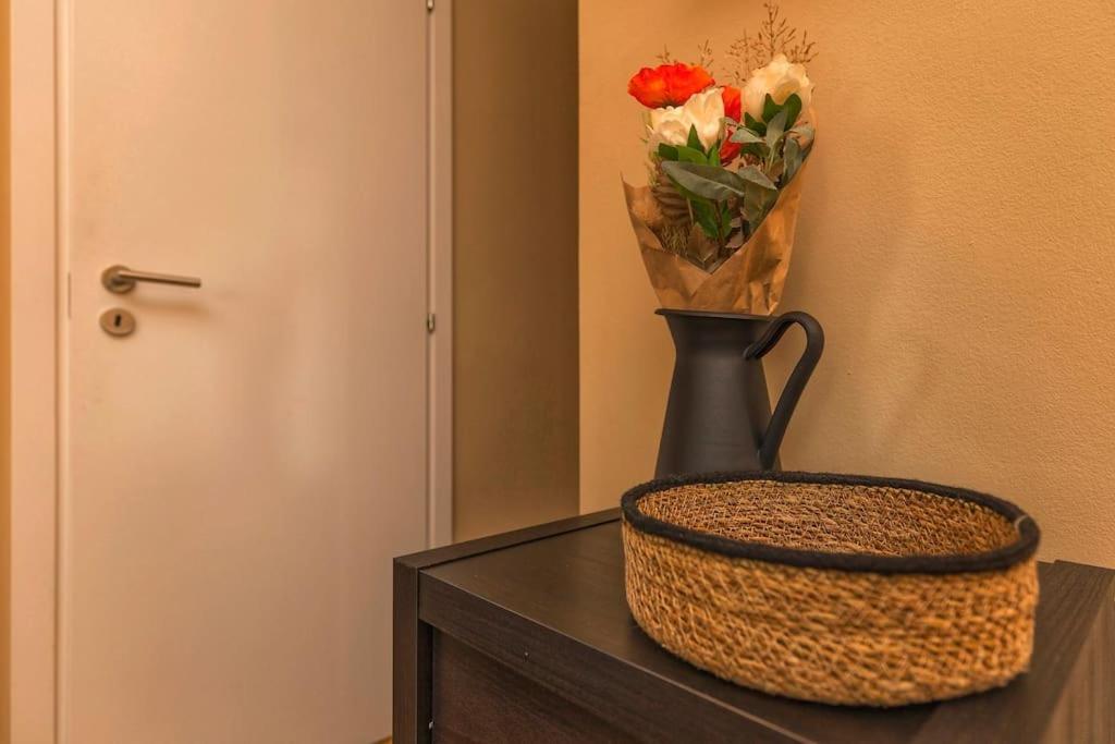 Sunny & Updated Flat With Panoramic City View 50M From M4 Stop Μιλάνο Εξωτερικό φωτογραφία