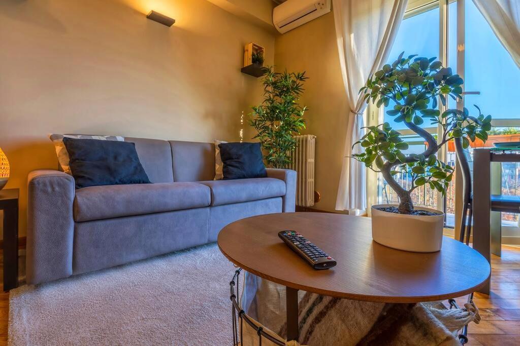 Sunny & Updated Flat With Panoramic City View 50M From M4 Stop Μιλάνο Εξωτερικό φωτογραφία
